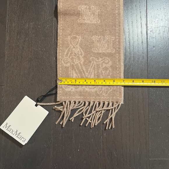BNWT Maxmara Sanima wool jacquard scarf w/dust bag beige/brown logo monogram - Picture 10 of 10
